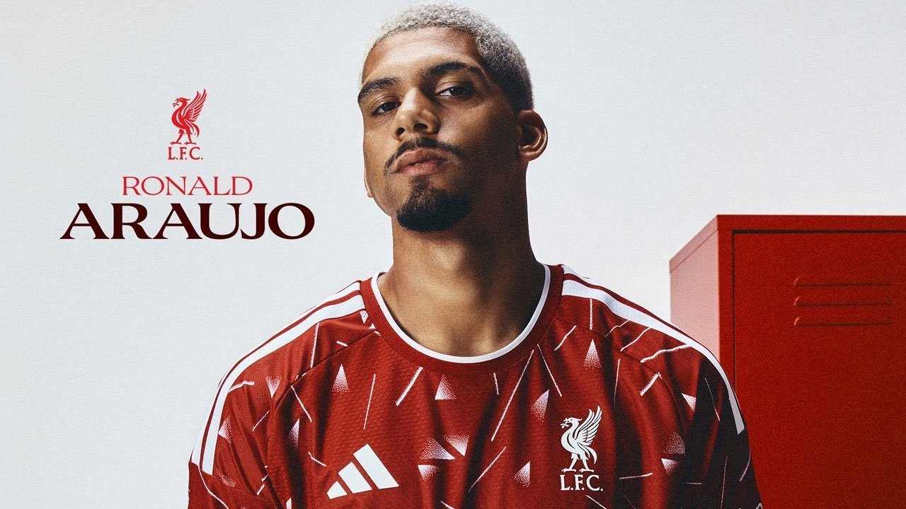 Ronald Araujo bergabung dengan Liverpool